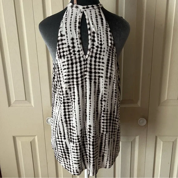 Women's Black and White Halter Top - Picture 4 of 6